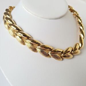 Napier Chunky Leaf Link Heavy Collar Necklace Gold Tone 17"